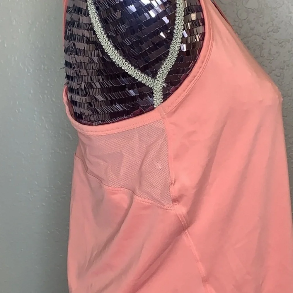 Women’s Under Armour Loose Pink Tank - Picture 4 of 8